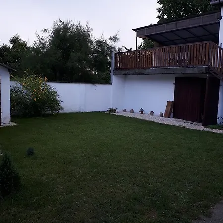 Natalia Apartman